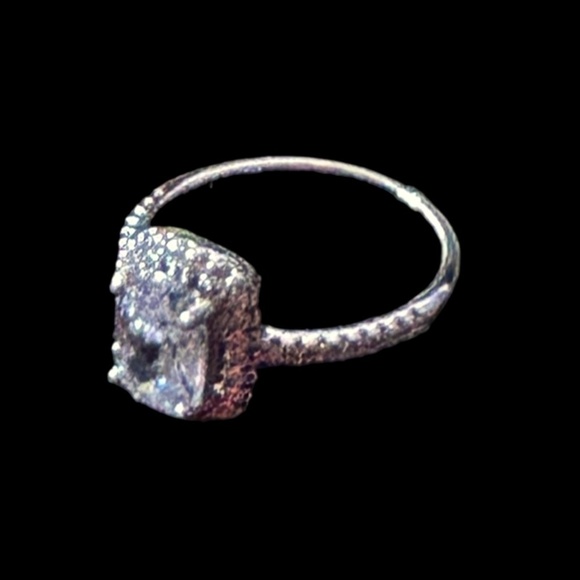 925 Silver Plate Ring Fashion Cocktail Dinner Oval Cubic Zirconia Benzel Setting - Picture 4 of 9